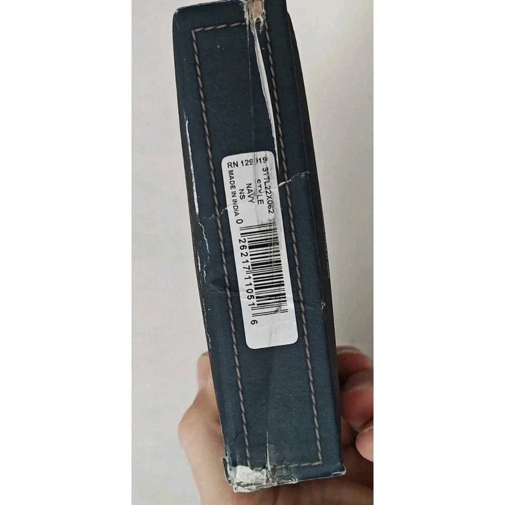 New Tommy Hilfiger Men's Ranger Leather Passcase Wallet Removable Card Case Navy